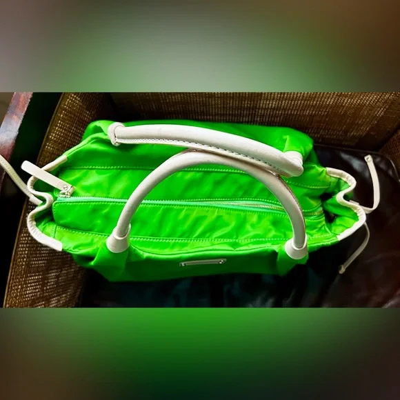 Kate Spade Green Tote - Looks New! Incredible Piece With No Signs Of Wear! - Picture 7 of 13